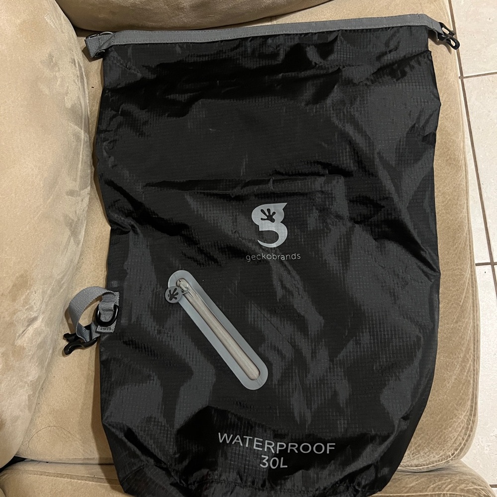 Geckobrands Black Waterproof Backpack